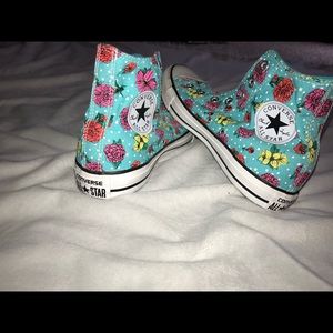 Converse Chuck Taylor high tops. Size 8.5